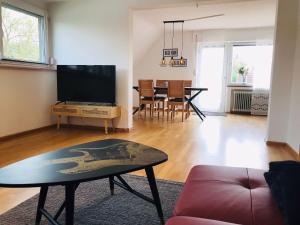 Schöne Ferienwohnung mit viel Platz und Parkplatz