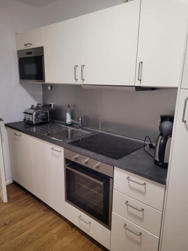 Schöne, gemütliche möblierte 2 Zi Wohnung in RGB