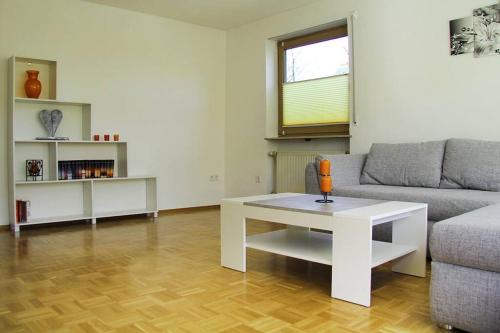 Schöne helle Ferienwohnung in Waldnähe