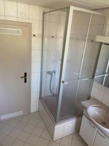 SCHÖNE HELLE FERIENWOHNUNG