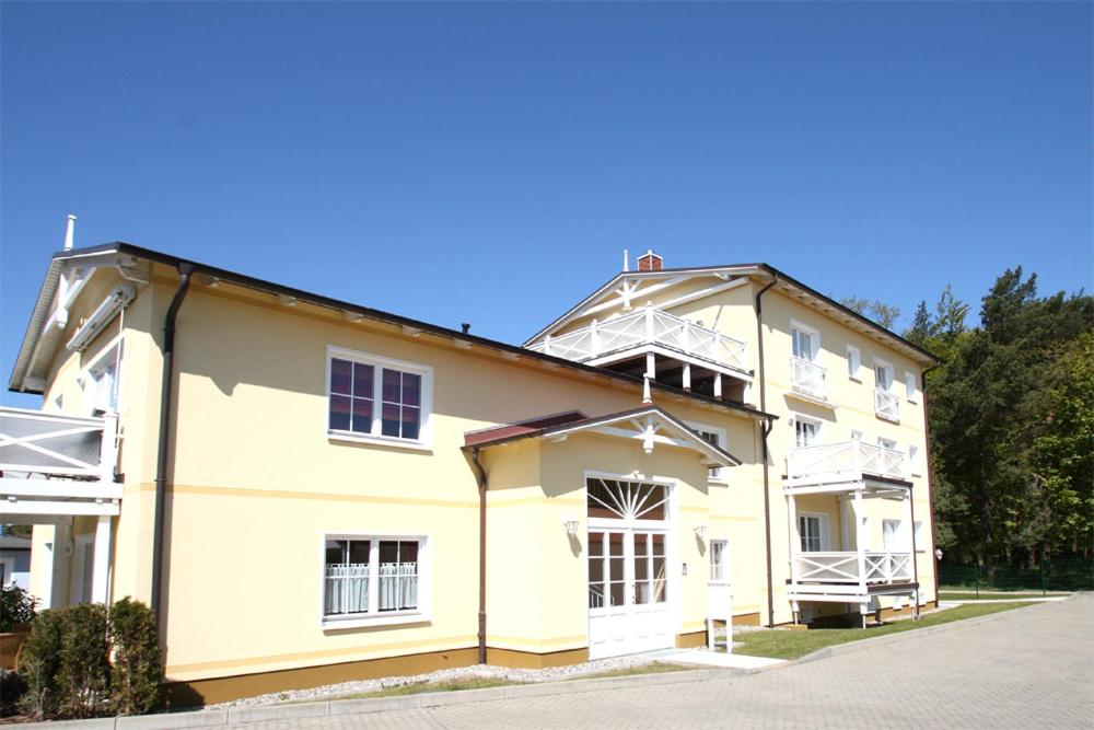 Appartement Schöne helle Wohnung direkt am Stadtwald Neue Reihe 37a 18225 Kühlungsborn