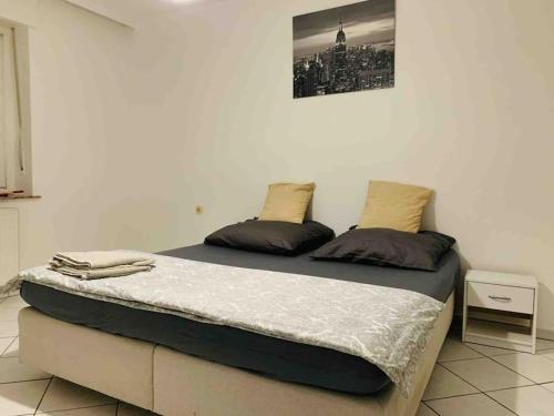 Schöne helle Wohnung mit Balkon und Küche