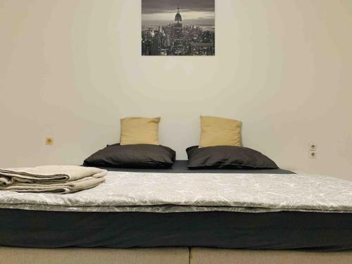 Schöne helle Wohnung mit Balkon und Küche
