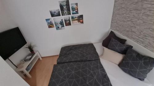 Schöne Souterrain Wohnung (WLAN/Parken kostenlos)