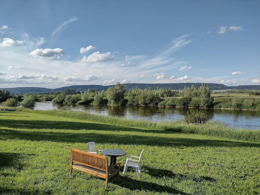 Appartement Schöne Wohnung, direkt an der Weser, mit Kaminofen 71 Am Weserbogen 31840 Hessisch Oldendorf