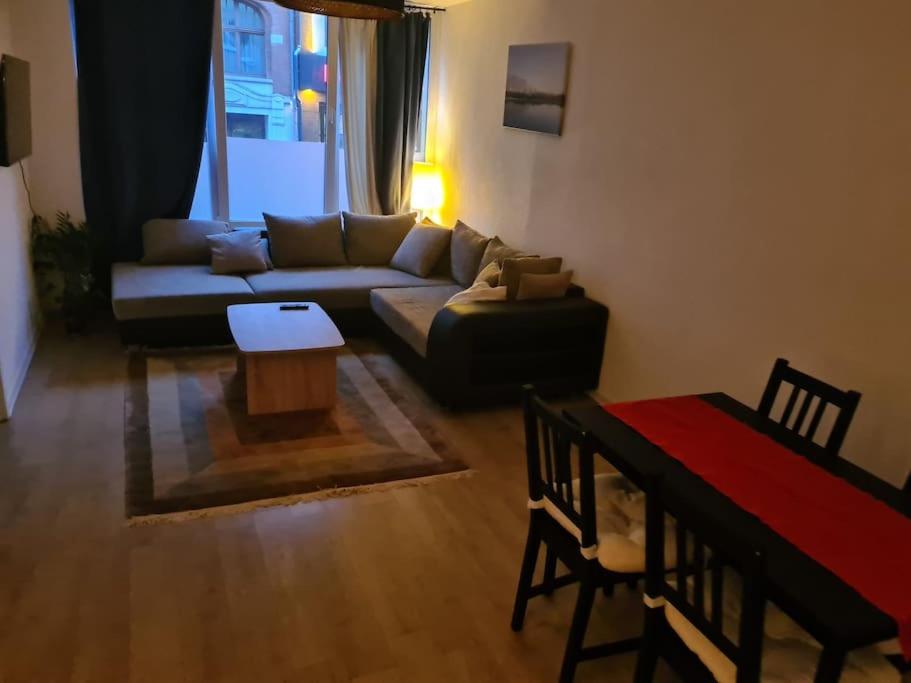 Appartement Schöne Wohnung im Zentrum 5 min zum Hauptbahnhof 4 Erzbergerstraße 34117 Cassel