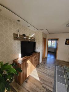 Schöne Wohnung mit eigenem Eingang und Parkplatz