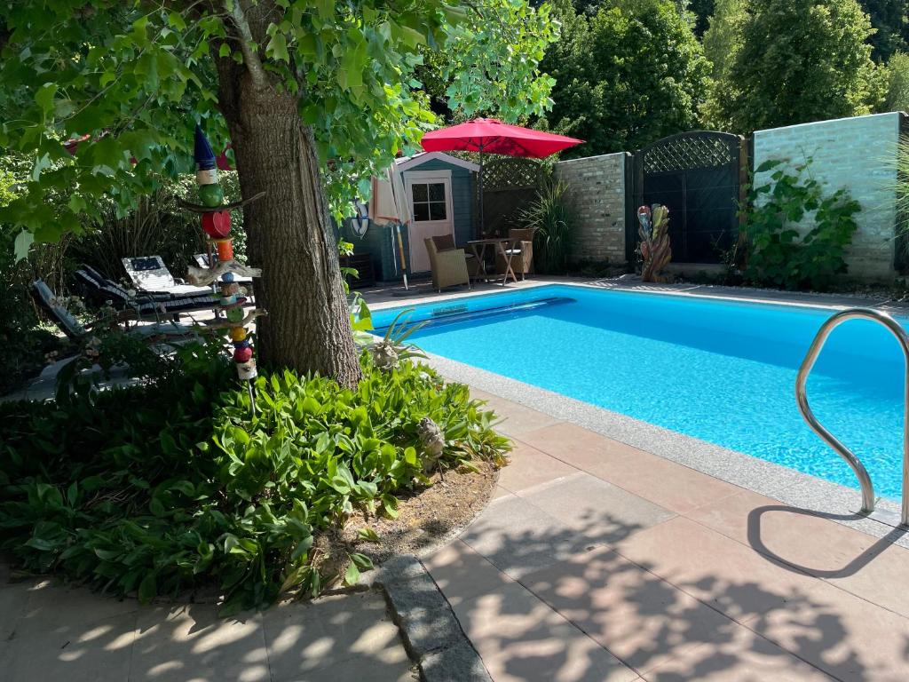 Appartement Schöne Wohnung mit Pool und Sauna zum Wohlfühlen 12 Lindenstraße 86697 Oberhausen