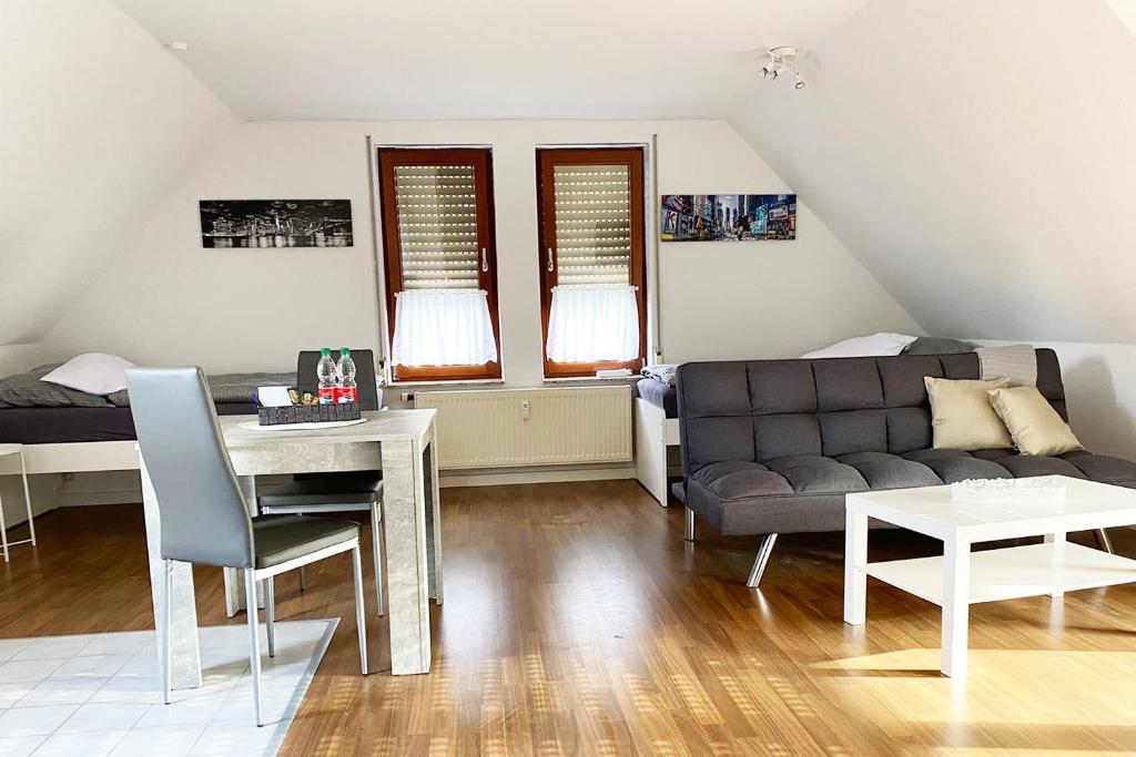 Schönes 1 Zimmer Apartment mit Dachterrasse 2 Louis-Lejeune-Straße, 08371 Glauchau