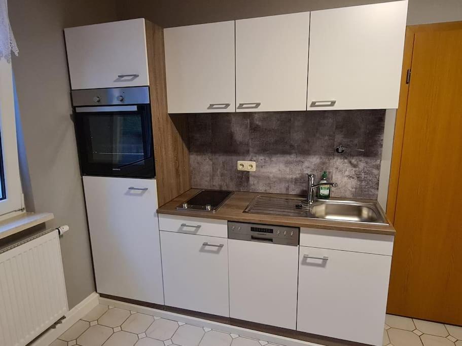 Schönes Doppelzimmer mit Küche und Badezimmer Körnbachstr. 14 2. OG, 98716 Elgersburg