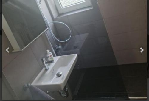 Schönes neuwertiges 3 Zimmer Apartment - zentral