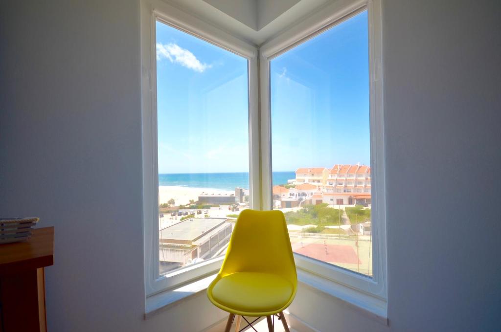 Sea Beach and Horizon Views Rue Jose Maximo da Costa 2, 4th floor, apt. 3, 2530-236 Areia Branca