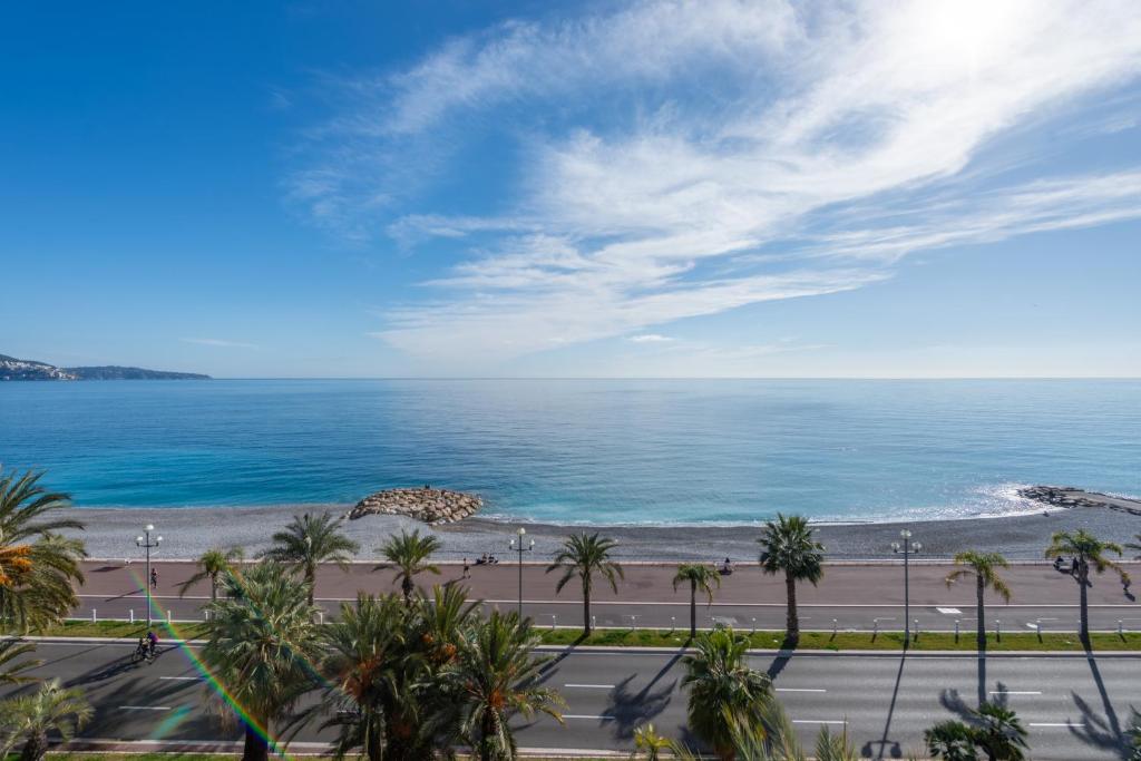 Appartement SEA FRONT - panoramic sea view studio with terrace 185 Promenade des Anglais 06200 Nice