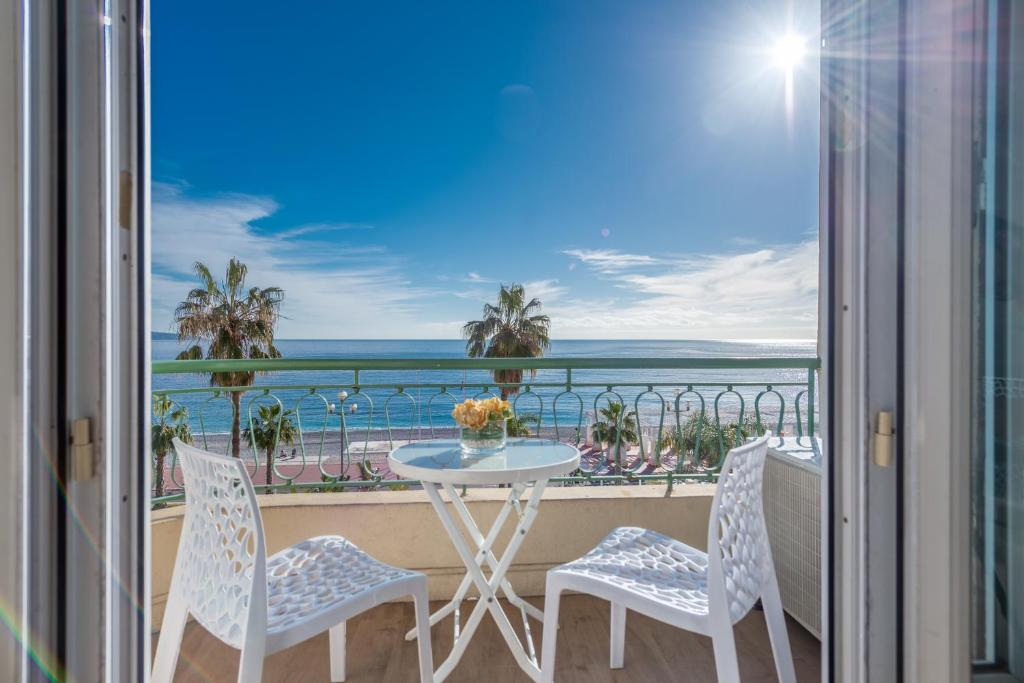 Appartement SEA FRONT - Panoramic view with Terraсe - 2BR 285 Promenade des Anglais 06200 Nice