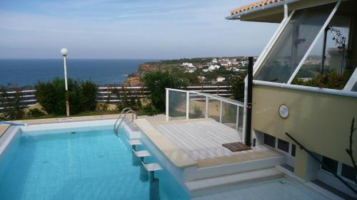 Sea House Apartment with Pool near Ericeira's great surf spots