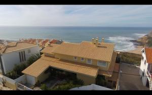 Sea House Apartment with Pool near Ericeira's great surf spots