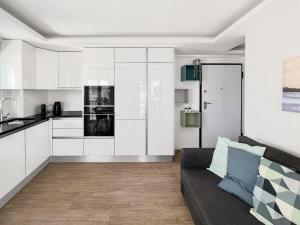 Sea Light Apartment Sesimbra. 2 bedrooms, 6 guests