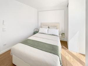 Sea Light Apartment Sesimbra. 2 bedrooms, 6 guests