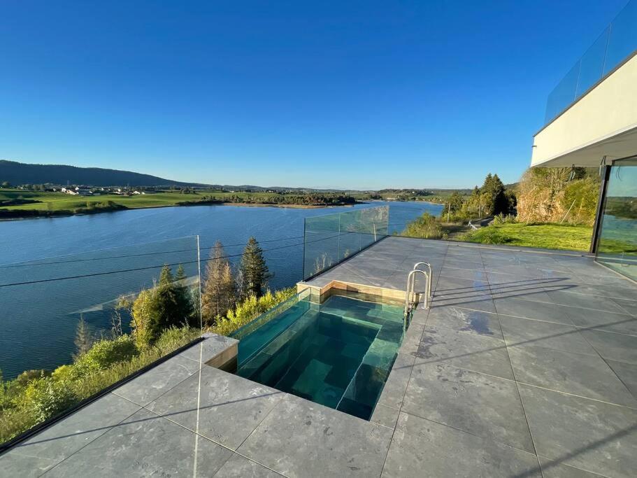 Sea side 2 bedroom with heated pool 322