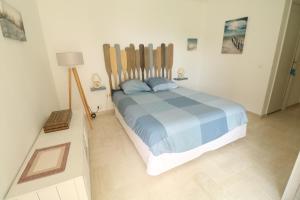 Sea side 2 bedroom with heated pool 322