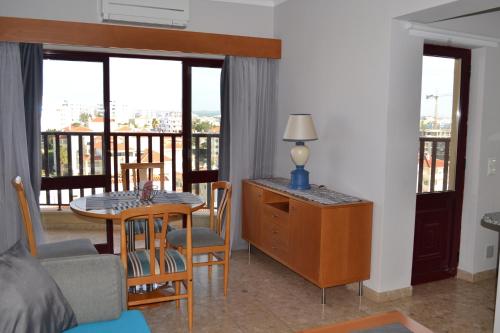 Sea Top Flat IV