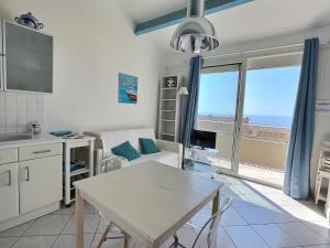 Sea view apartment in the center of Valras-Plage for 4 people