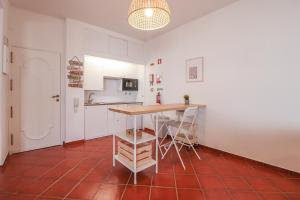 Appartement Sea view apartment near the beach R. Conselheiro Ramada Curto, 47, 3 B 2970-726 Sesimbra -1