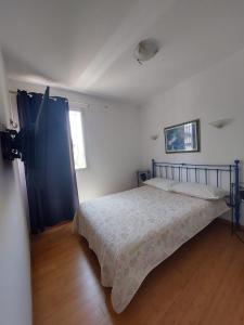 Sea view front beach apartment deluxe near Nice airport