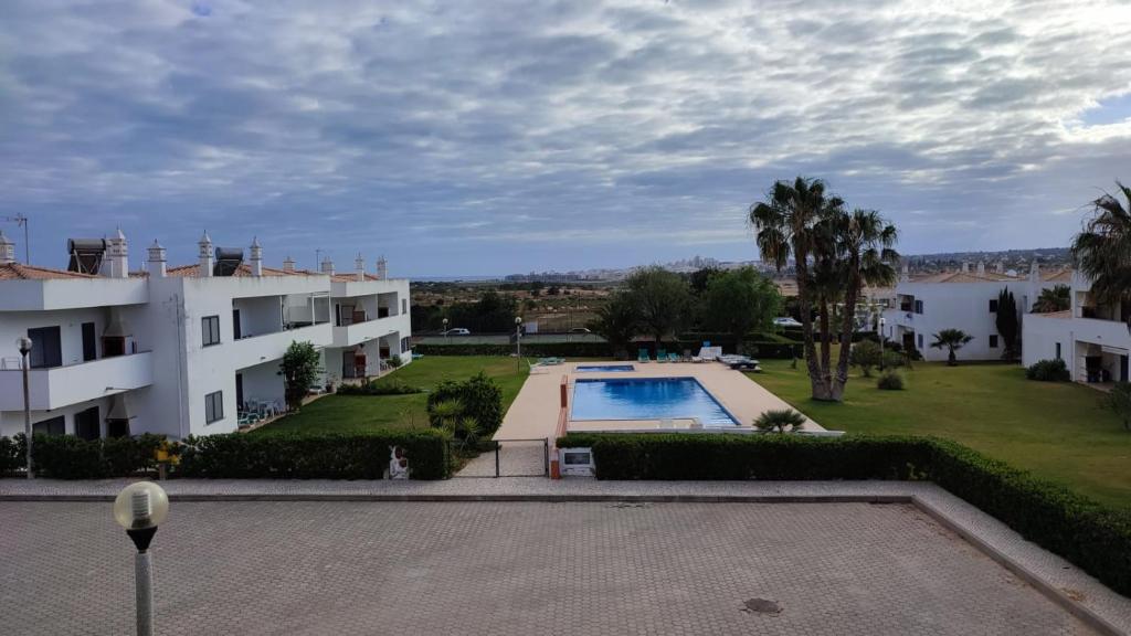 Sea View II Apartment by Stay-ici, Algarve Holiday Rental 6 Urbanização A Vilita, 8365-211 Pêra