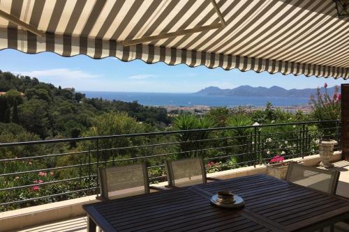 Sea View & Large Terrace LIVE IN LA VISTA