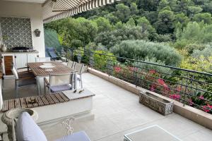 Sea View & Large Terrace LIVE IN LA VISTA