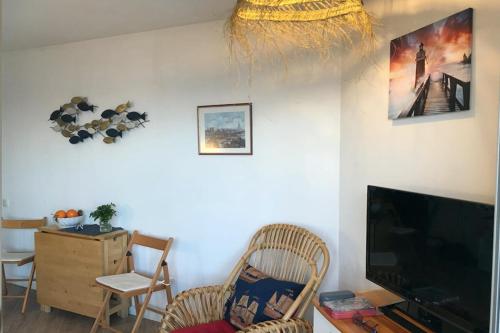 Sea View With 2 Balcons 2 Min From Sandy Beach