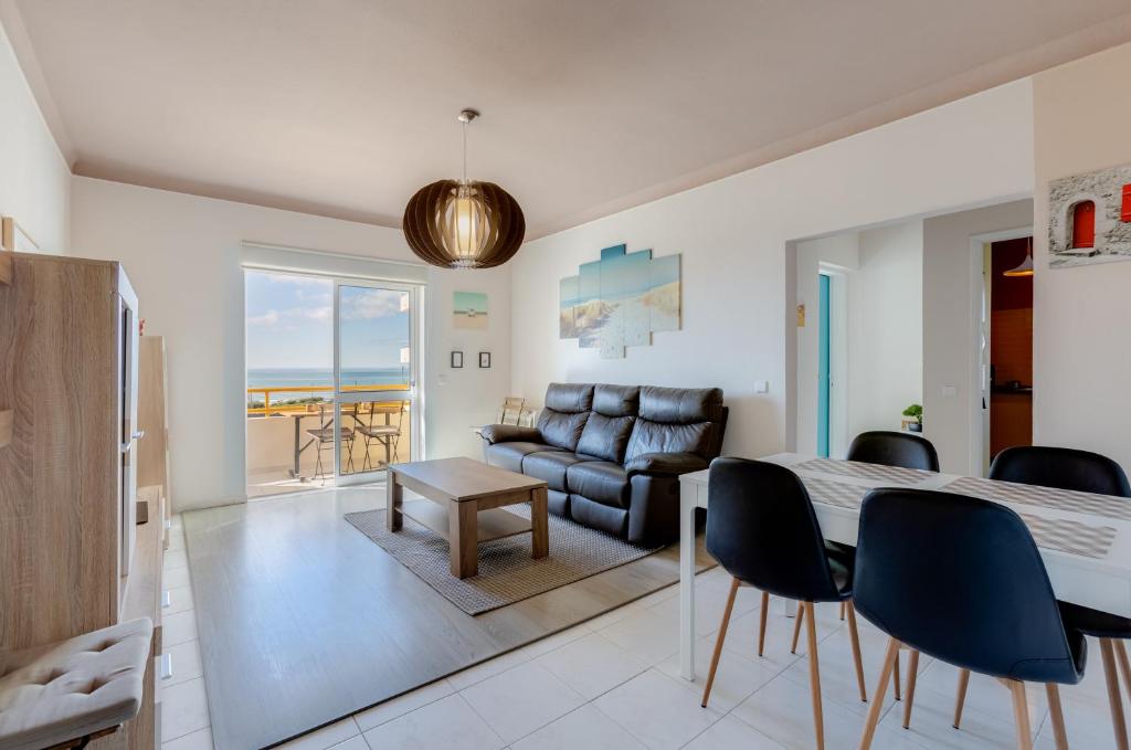 Seafront 2 bedroom apart in Armação de Pera Avenida Beira Mar, 8300-101 Armação de Pêra