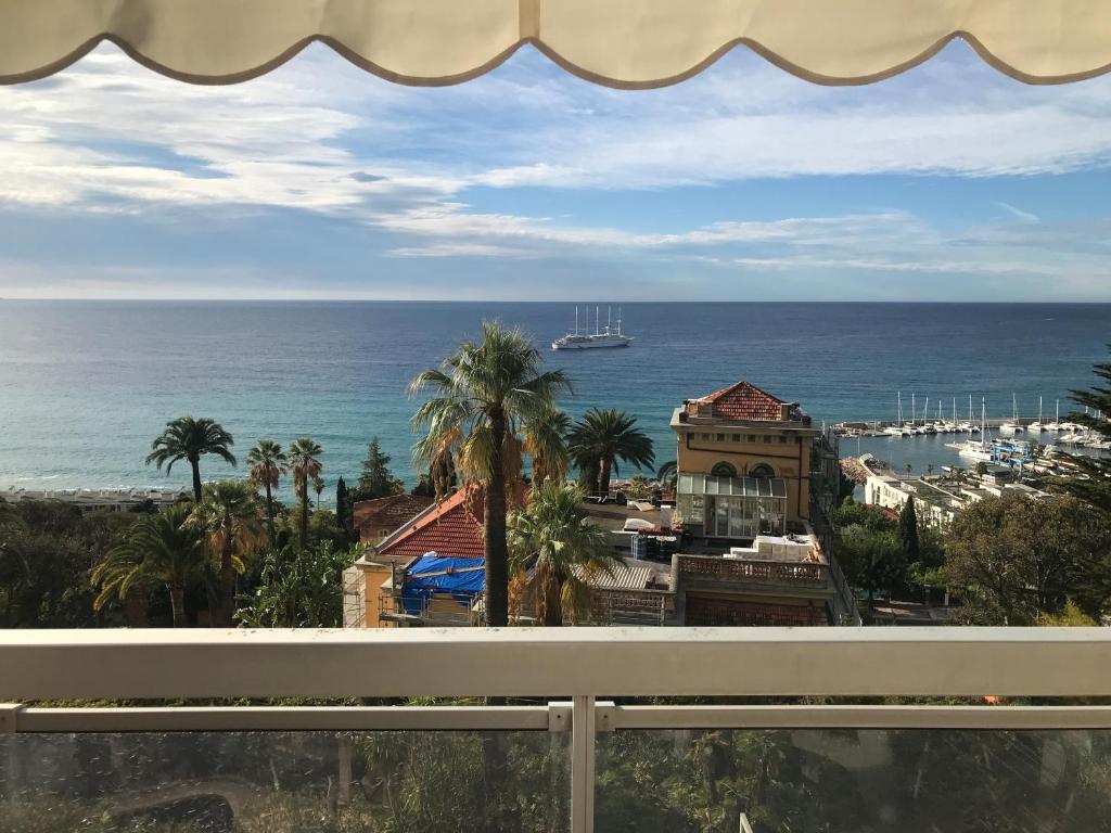 Seahouse Menton Garavan 81 Boulevard de Garavan Terraces de la mer Neptune, 06500 Menton