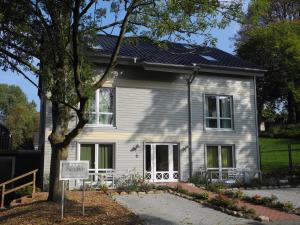 SEASIDE APARTMENTS - SANDY GOLD