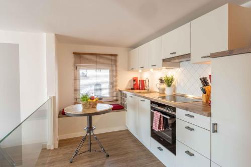 SEASIDE APARTMENTS - TOWNHOUSE