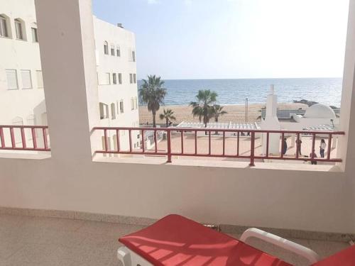Seaside Serenity: 1BR with Breathtaking Ocean View