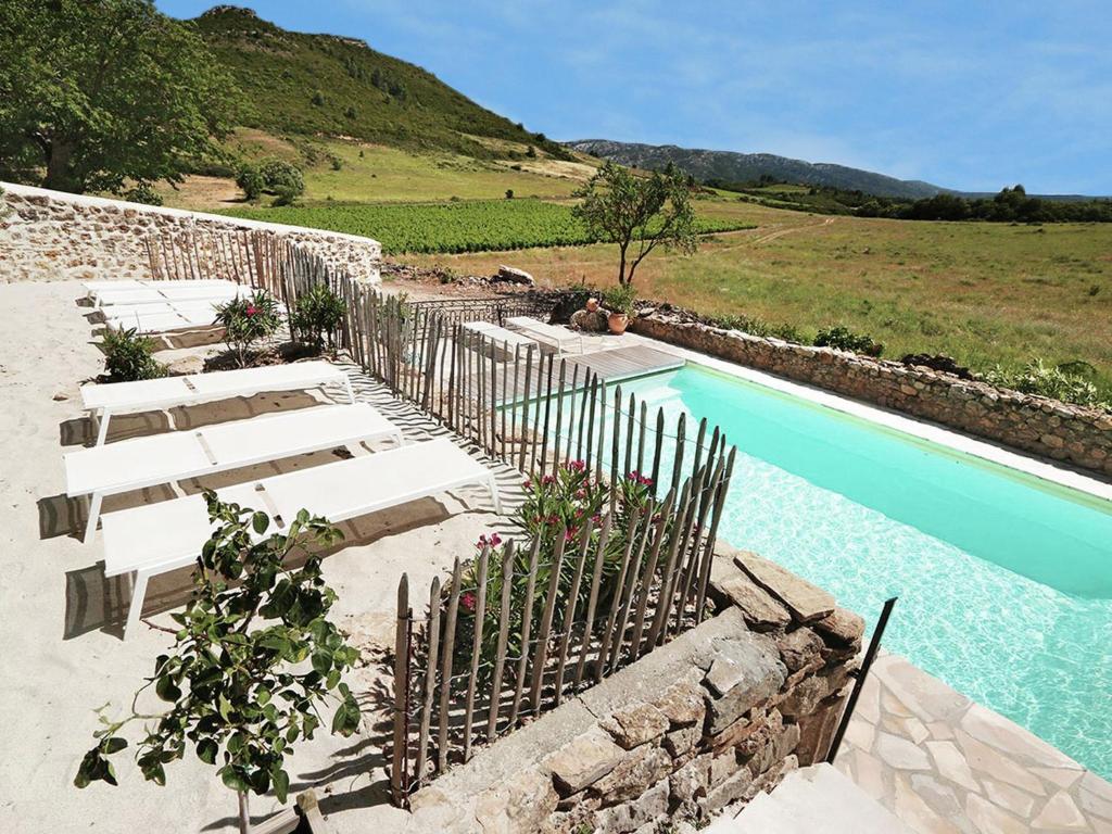 Secluded Apartment in Villes que with Pool , 11360 Villesèque-des-Corbières