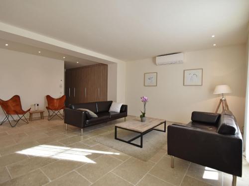 Secluded Apartment in Villes que with Pool