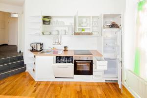 SecondHome Esslingen - Very nice and large holiday apartment near historic city centre, B W1-2