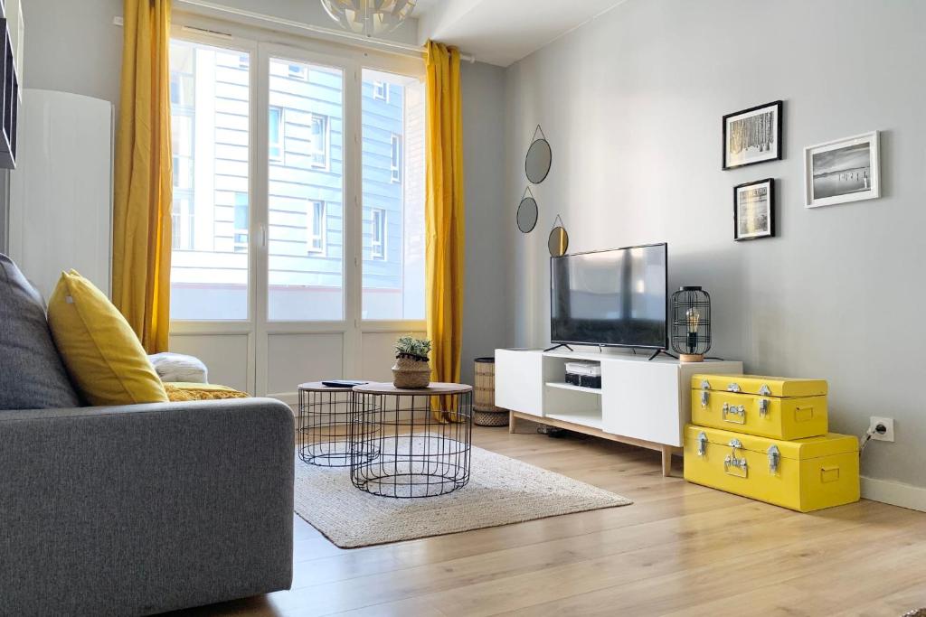 Appartement See life in yellow For 6 in a famous district #D6 39 Rue Marceau 38000 Grenoble