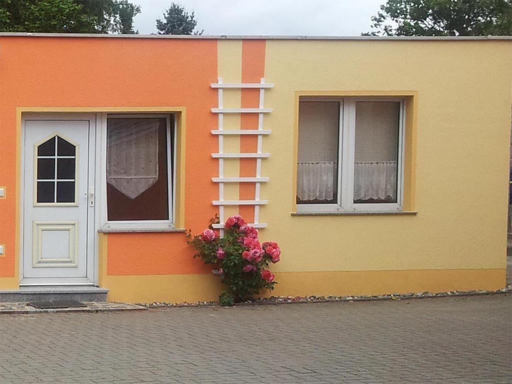 Appartement Sehr-guenstiger-Bungalow-fuer-2-Personen-1-Aufbettung-auf-Ruegen Polkvitz 35 18551 Sagard