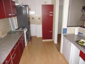 Sehr-schoene-4-Raum-Maisonette-Fewo-mit-110qm-Balkon-zentral-preiswert-T7