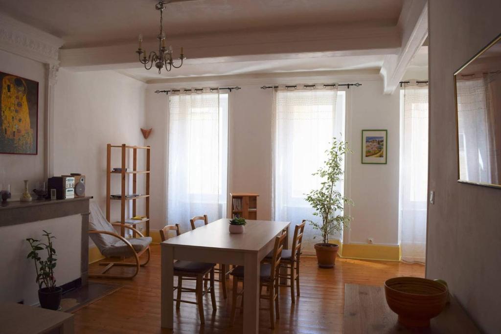 Appartement Séjour provençal 8 Rue du Bourg 26220 Dieulefit