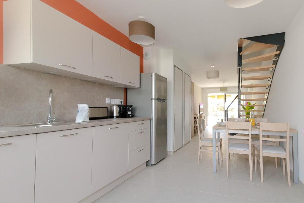 Appartement SELECT'SO HOME - Résidence Le Poséidon - Mazet en Duplex - Prestations de qualité & Services Hôteliers - POS-F 7 Avenue de la Mer 83230 Bormes-les-Mimosas