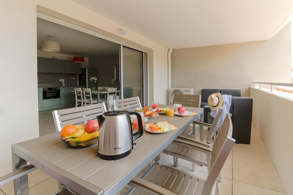 Appartement SELECT'SO HOME - Résidence Le Poséidon - Piscine & Garage - Prestations de qualité & Services Hôteliers - POS22 7 Avenue de la Mer 83230 Bormes-les-Mimosas