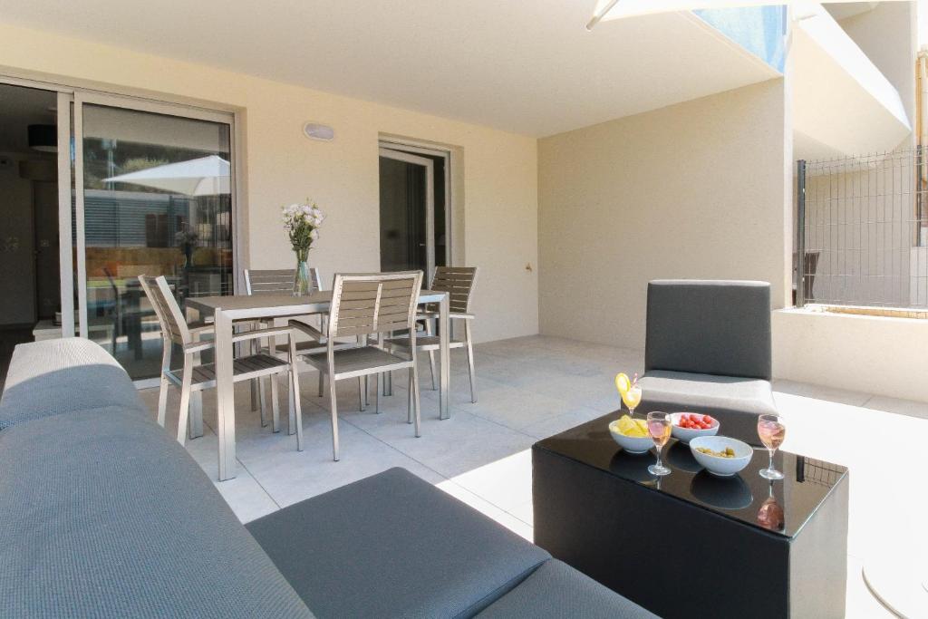 Appartement SELECT'SO HOME - Résidence Le Poséidon - Piscine & Parking - Prestations de qualité & Services Hôteliers - POS03 7 Avenue de la Mer 83230 Bormes-les-Mimosas