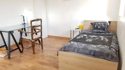 Semi studio - TV - WIFI - Salle de bain Privée