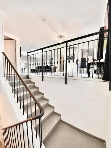 Serbes Top Floor