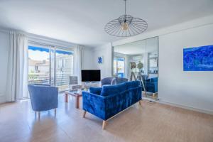 SERRENDY 2-bedroom apartment with terrace and parking only 100 meters
